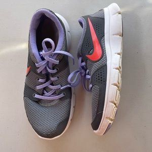 Nike Flex Experience RN gray purple womens tennis running sneakers shoes Sz 7.5